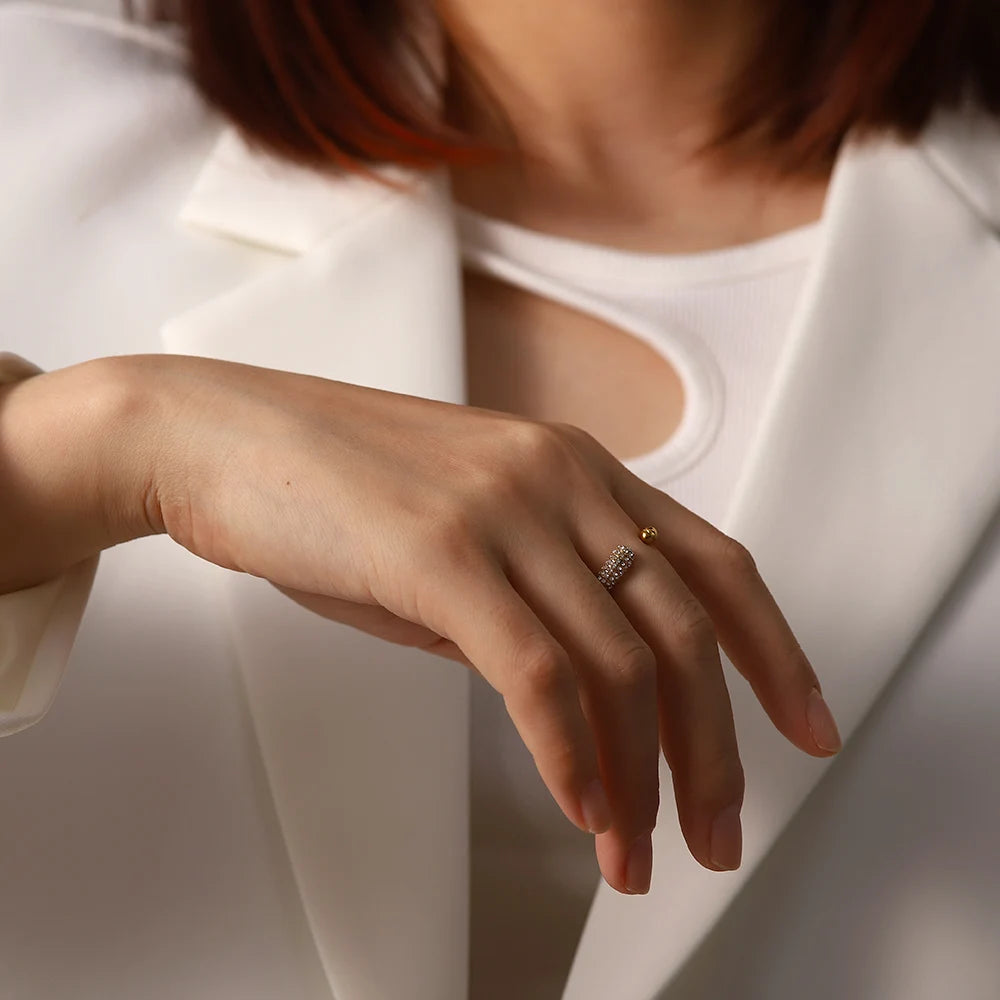 Anel Gotas Cravejado Ajustável Banhado a Ouro 18K