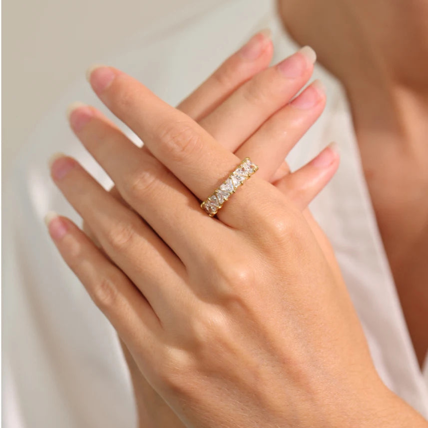 Anel Love Zircônia Banhado a Ouro 18K