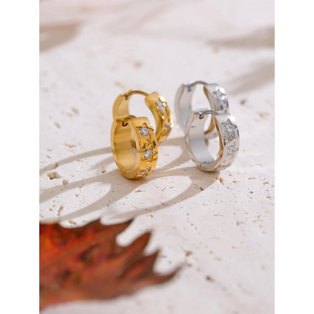 Brinco Argola Delicada Estrelas em Zircônia