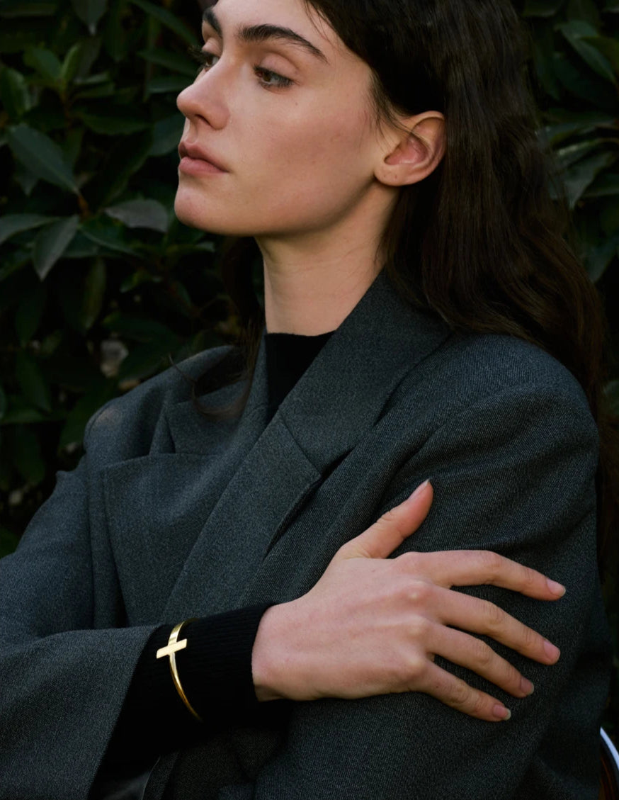 Pulseira Cruz Lisa Banhada a Ouro 18K