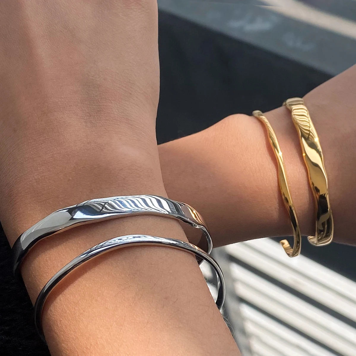 Pulseira Duo Ondas assimétricas Banho Ouro 18K