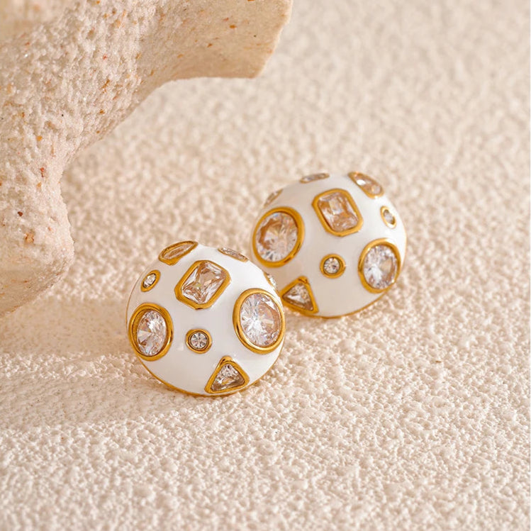 Brinco Botão Branco Resina com Zircônia