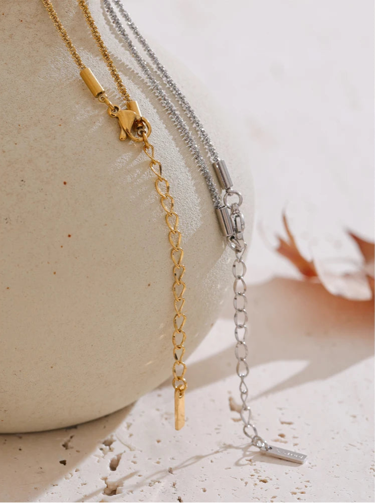 Colar Gravatinha Pingente Palito