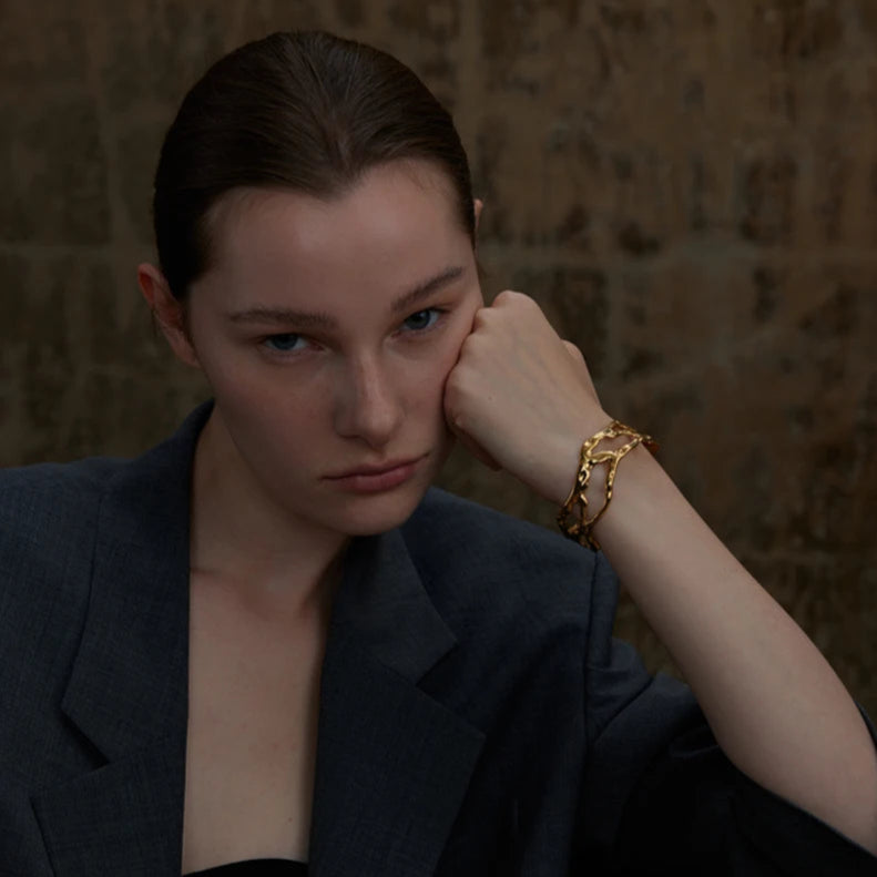 Pulseira Assimétrica Banhada a Ouro 18K