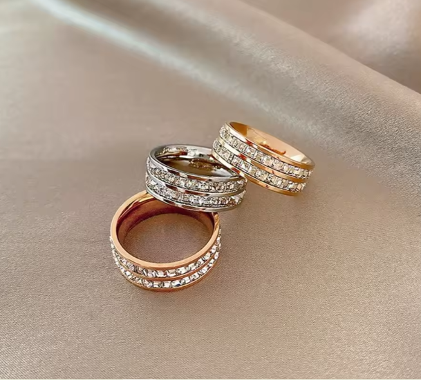 Anel Luxo Cravejado Duo Zircônia