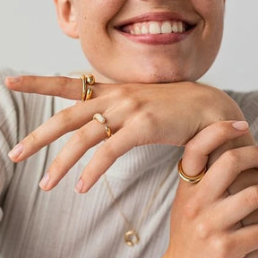 Anel Gotas Cravejado Ajustável Banhado a Ouro 18K