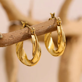 Brinco Argola Torcida Banhado a Ouro 18K