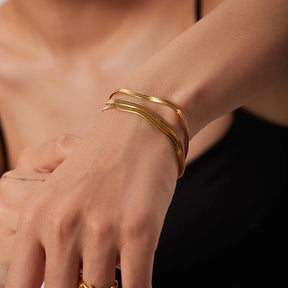 Pulseira Corrente Tripla Lisa Banhada a Ouro 18K