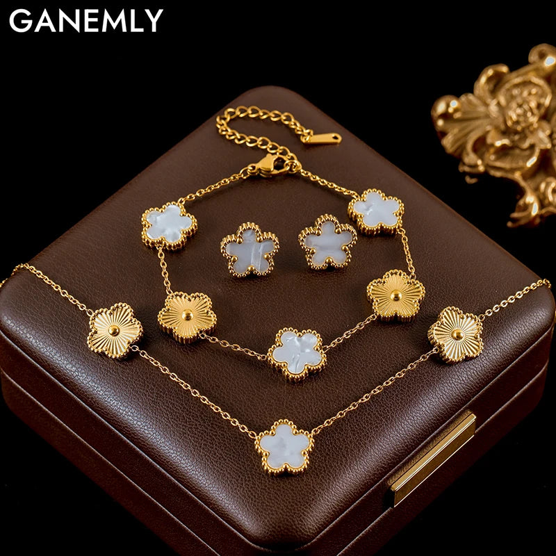 Conjunto Trevo Flor de Ameixa Colar, Brinco e Pulseira
