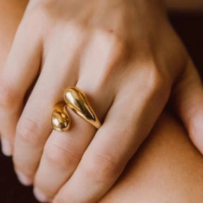 Anel Gota Assimétrica Ajustável Banhado a Ouro 18K