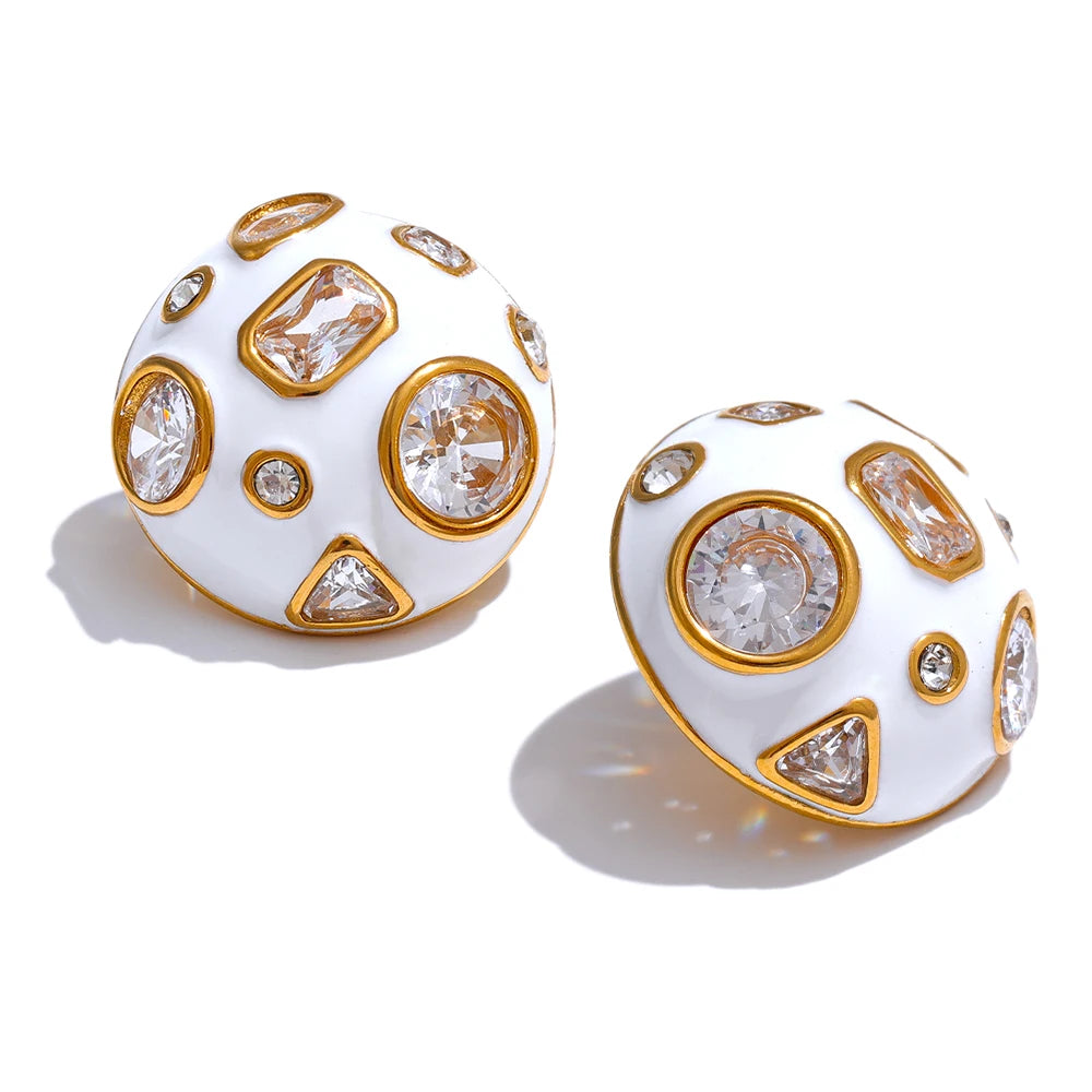 Brinco Botão Branco Resina com Zircônia