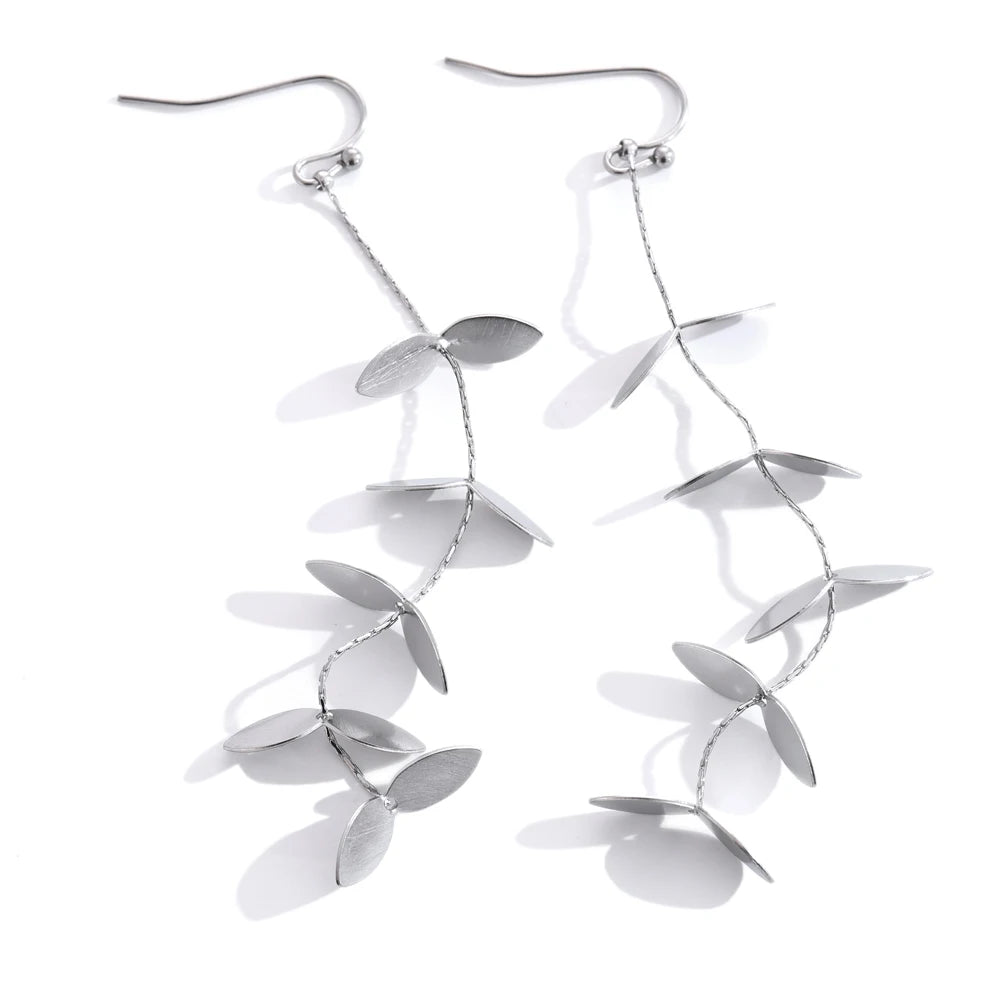 Brinco Folhas Fio Delicado Banhado a Ouro