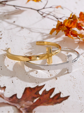 Pulseira Cruz Lisa Banhada a Ouro 18K