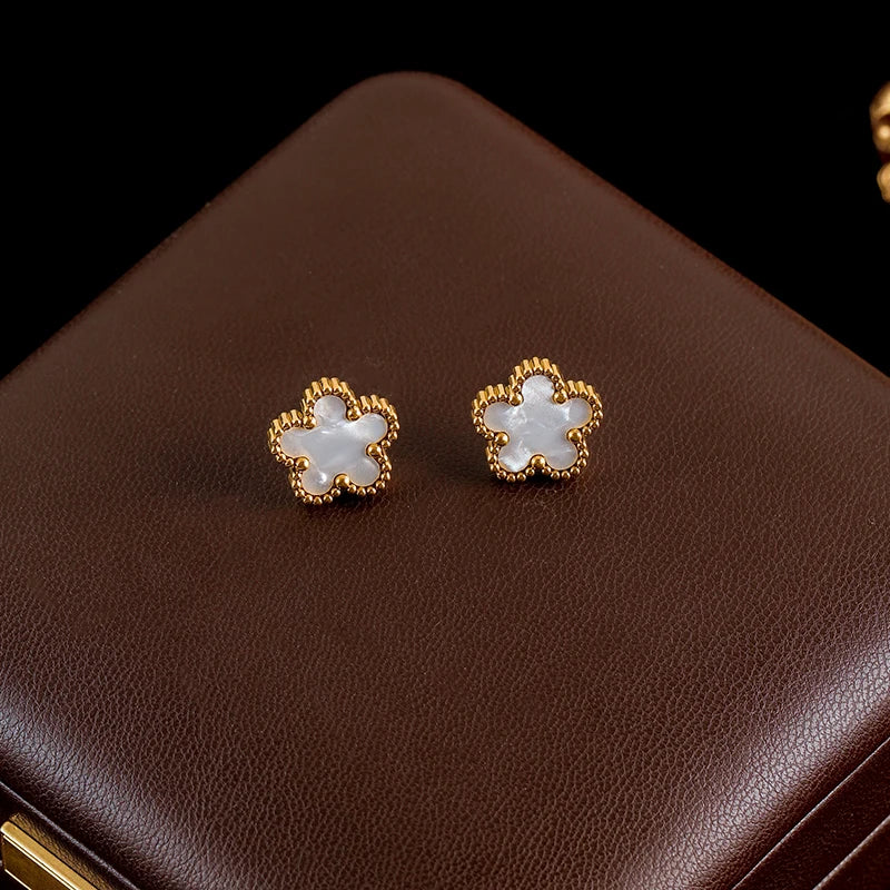 Conjunto Trevo Flor de Ameixa Colar, Brinco e Pulseira