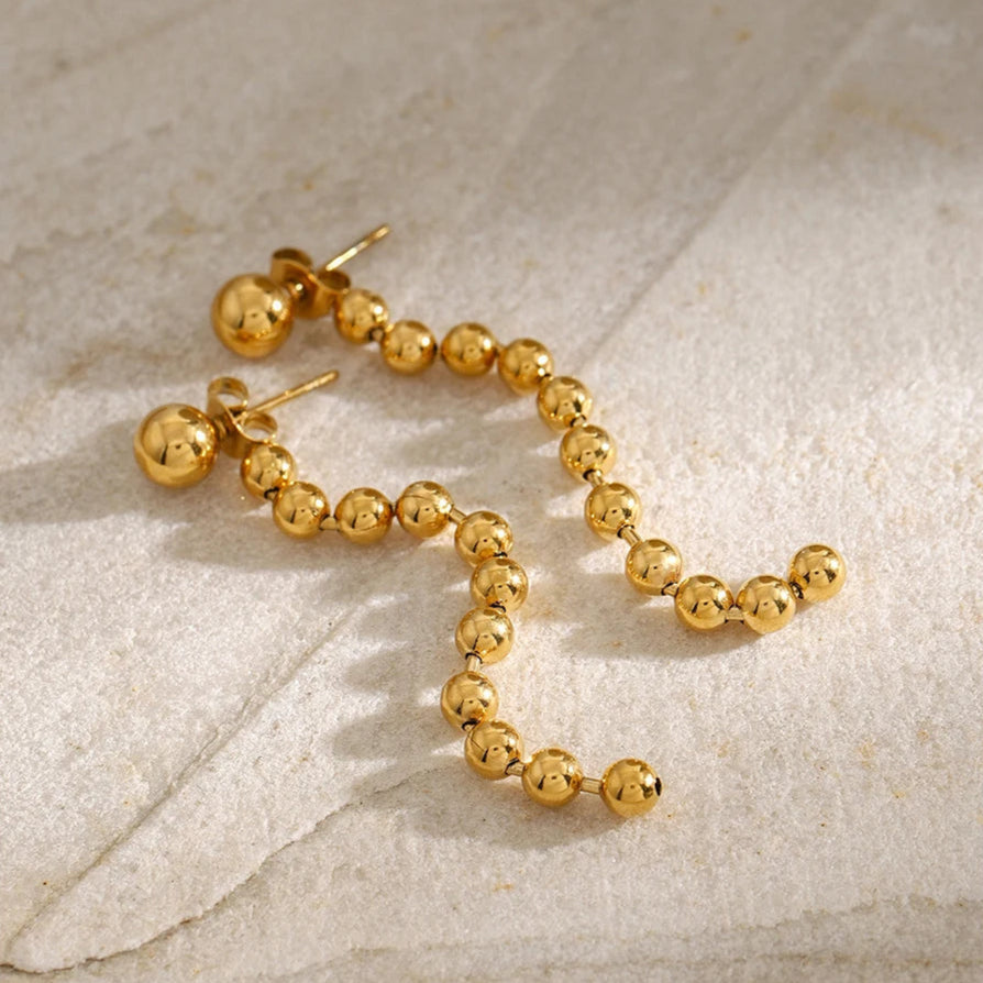 Brinco Fio Longo Pérolas Douradas