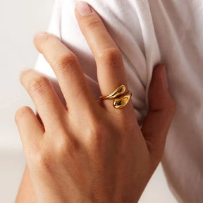 Anel Gota Assimétrica Ajustável Banhado a Ouro 18K