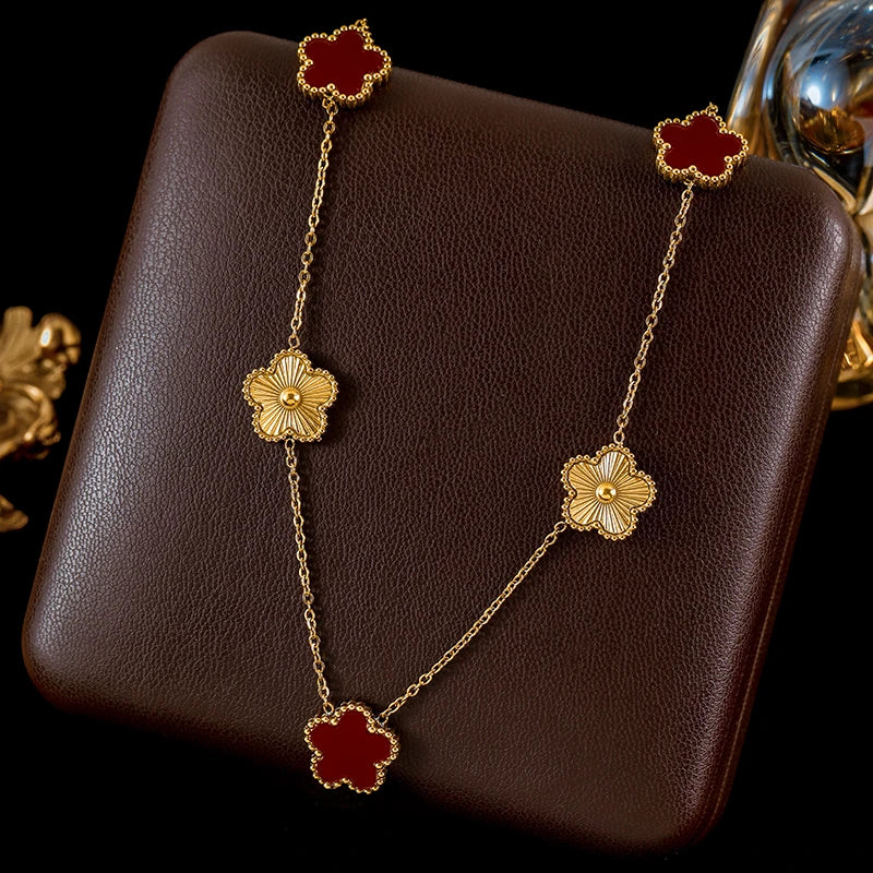 Conjunto Trevo Flor de Ameixa Colar, Brinco e Pulseira