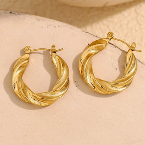 Brinco Argola Torcida Banhado a Ouro 18K