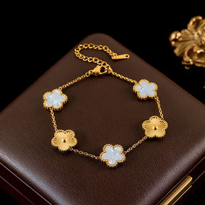 Conjunto Trevo Flor de Ameixa Colar, Brinco e Pulseira