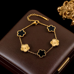 Conjunto Trevo Flor de Ameixa Colar, Brinco e Pulseira