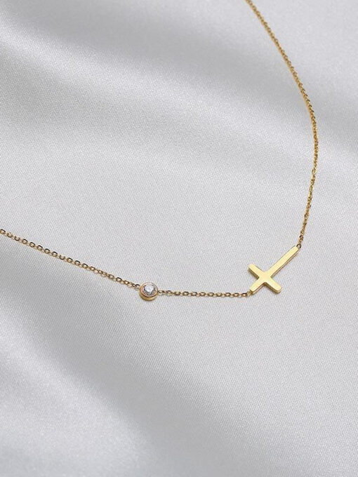 Colar Cruz Ponto de Luz